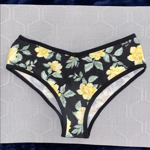 Medium PINK Floral Patterned Hipster